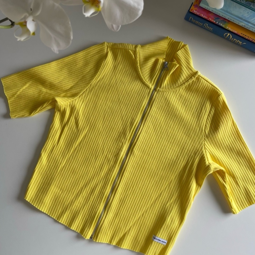 Calvin Klein Yellow Zip Up Mock Neck Top Size M